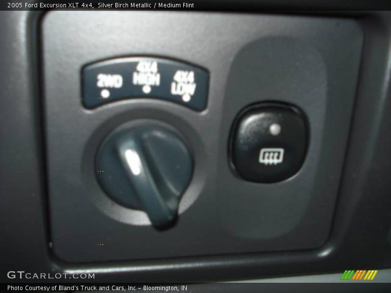 Silver Birch Metallic / Medium Flint 2005 Ford Excursion XLT 4x4