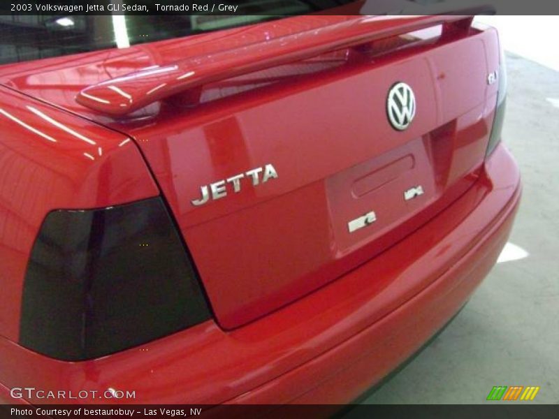 Tornado Red / Grey 2003 Volkswagen Jetta GLI Sedan