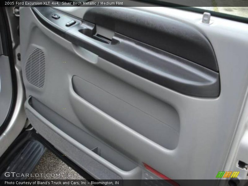 Silver Birch Metallic / Medium Flint 2005 Ford Excursion XLT 4x4