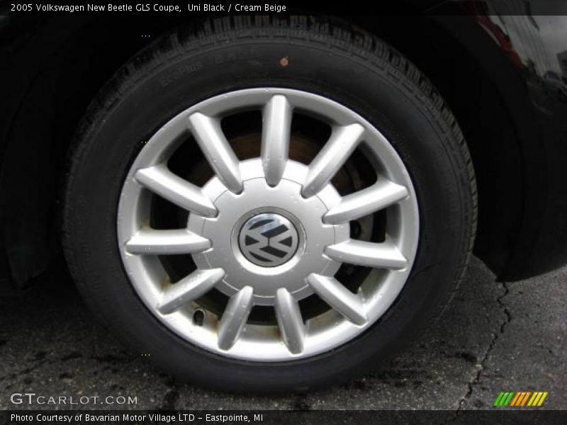 Uni Black / Cream Beige 2005 Volkswagen New Beetle GLS Coupe