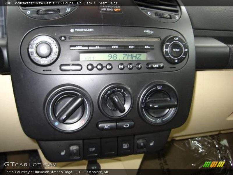 Uni Black / Cream Beige 2005 Volkswagen New Beetle GLS Coupe