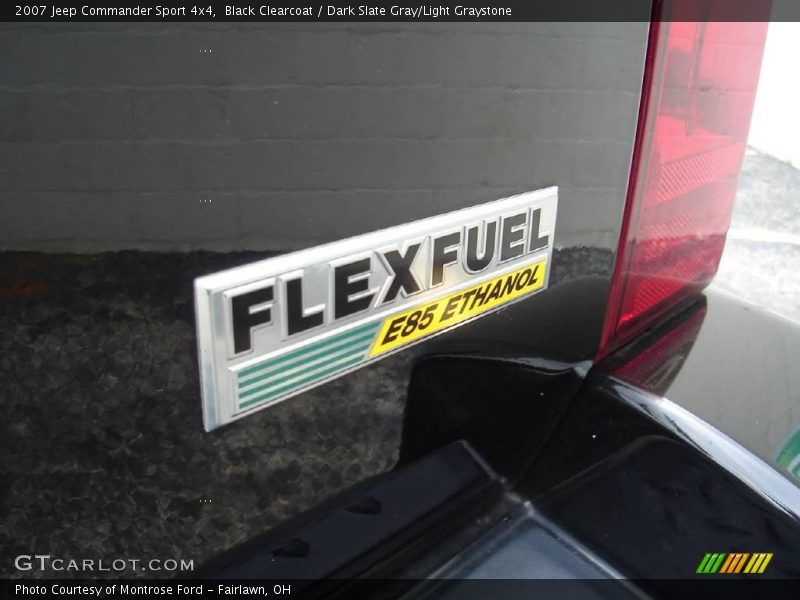 Black Clearcoat / Dark Slate Gray/Light Graystone 2007 Jeep Commander Sport 4x4