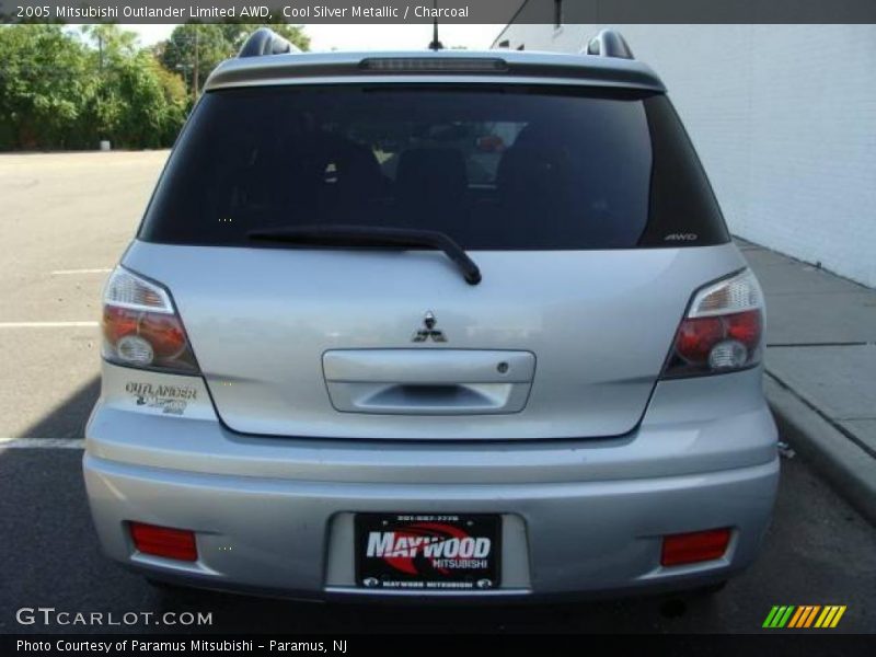 Cool Silver Metallic / Charcoal 2005 Mitsubishi Outlander Limited AWD
