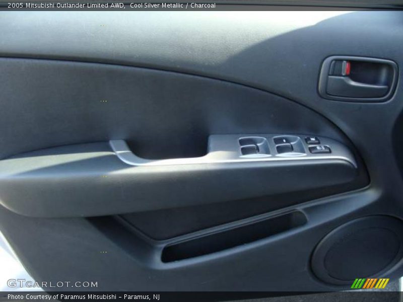 Cool Silver Metallic / Charcoal 2005 Mitsubishi Outlander Limited AWD