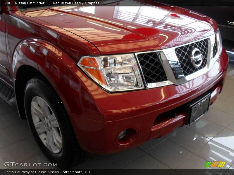 Red Brawn Pearl / Graphite 2005 Nissan Pathfinder LE