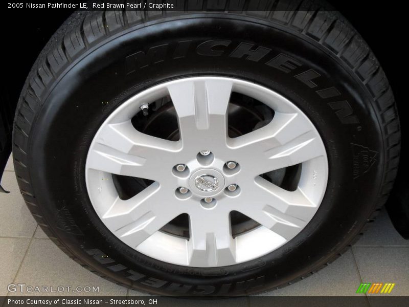 Red Brawn Pearl / Graphite 2005 Nissan Pathfinder LE