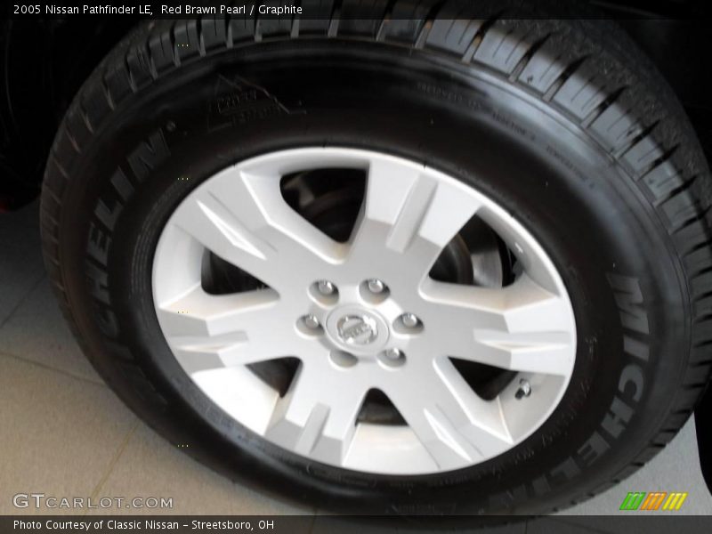 Red Brawn Pearl / Graphite 2005 Nissan Pathfinder LE
