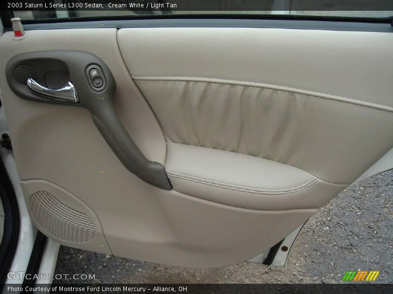 Cream White / Light Tan 2003 Saturn L Series L300 Sedan