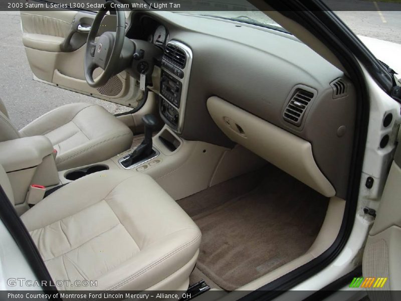Cream White / Light Tan 2003 Saturn L Series L300 Sedan