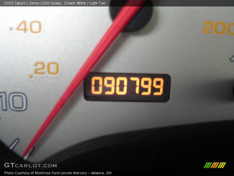 Cream White / Light Tan 2003 Saturn L Series L300 Sedan