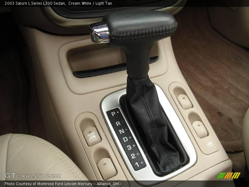 Cream White / Light Tan 2003 Saturn L Series L300 Sedan