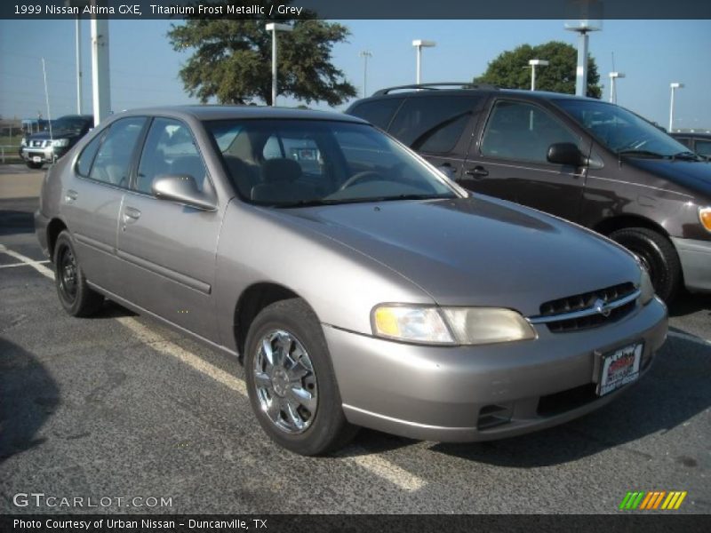 Titanium Frost Metallic / Grey 1999 Nissan Altima GXE