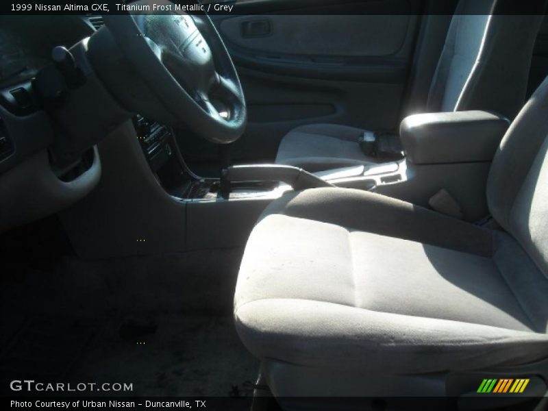 Titanium Frost Metallic / Grey 1999 Nissan Altima GXE