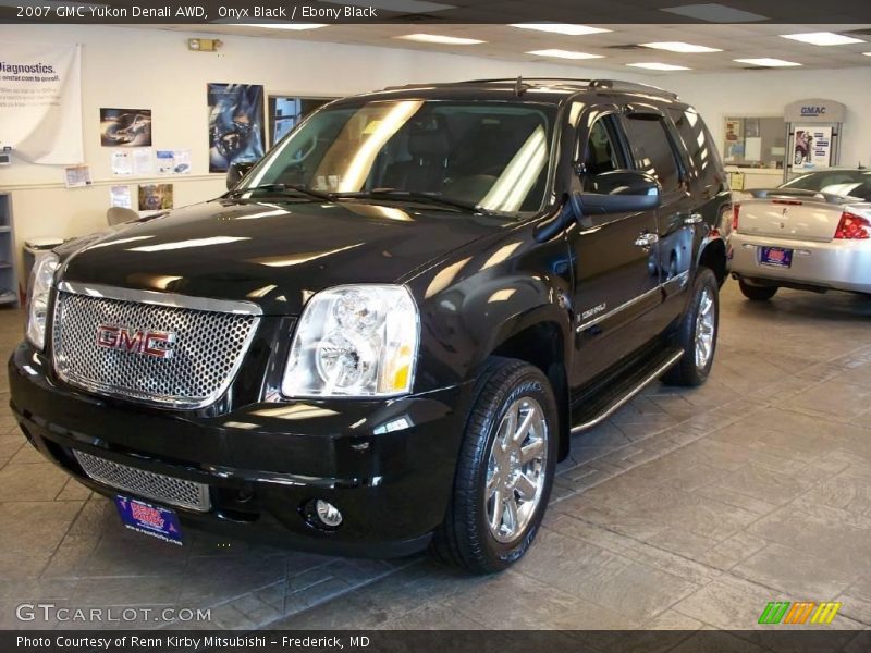 Onyx Black / Ebony Black 2007 GMC Yukon Denali AWD