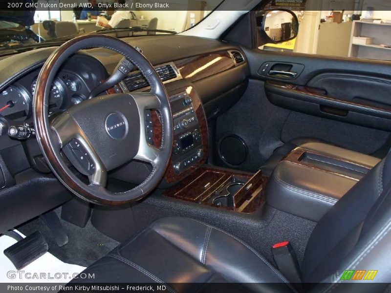 Onyx Black / Ebony Black 2007 GMC Yukon Denali AWD
