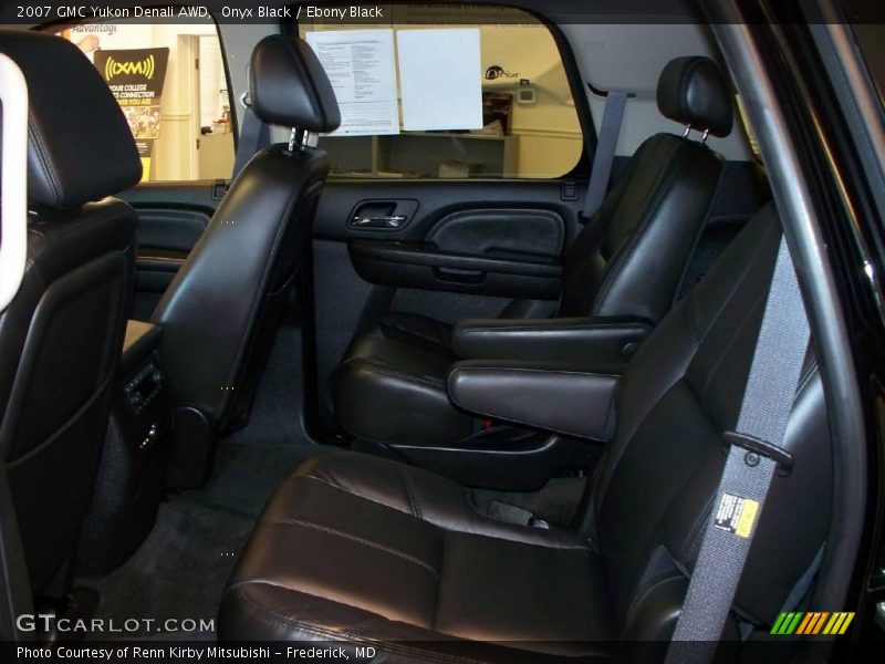 Onyx Black / Ebony Black 2007 GMC Yukon Denali AWD