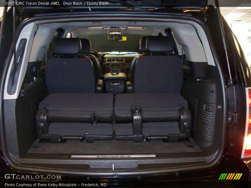 Onyx Black / Ebony Black 2007 GMC Yukon Denali AWD