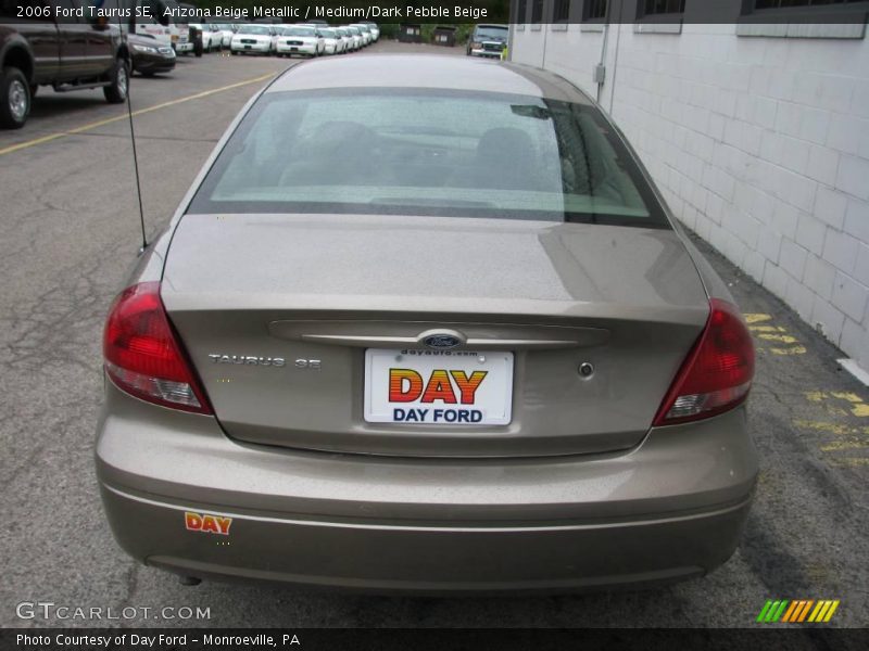 Arizona Beige Metallic / Medium/Dark Pebble Beige 2006 Ford Taurus SE