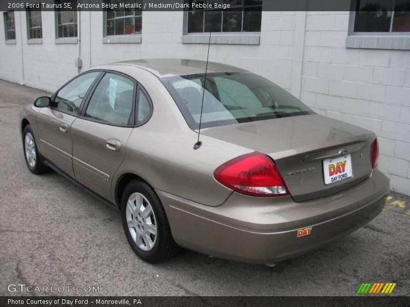 Arizona Beige Metallic / Medium/Dark Pebble Beige 2006 Ford Taurus SE