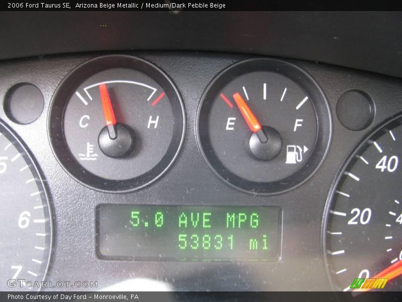 Arizona Beige Metallic / Medium/Dark Pebble Beige 2006 Ford Taurus SE