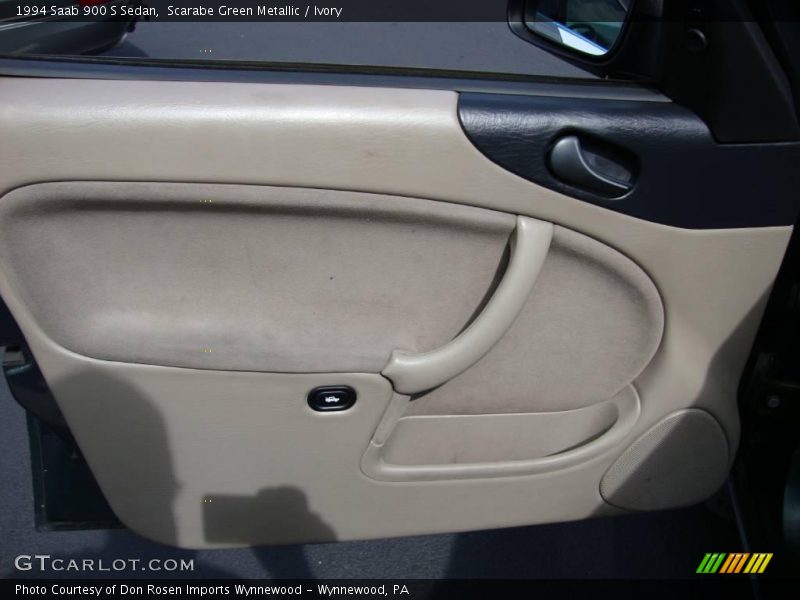Scarabe Green Metallic / Ivory 1994 Saab 900 S Sedan