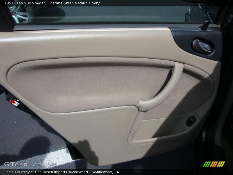 Scarabe Green Metallic / Ivory 1994 Saab 900 S Sedan