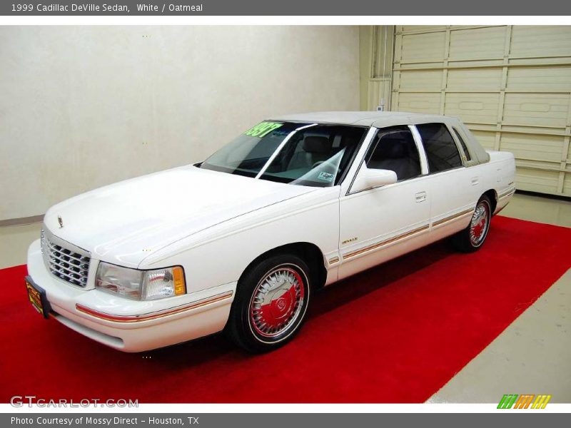 White / Oatmeal 1999 Cadillac DeVille Sedan