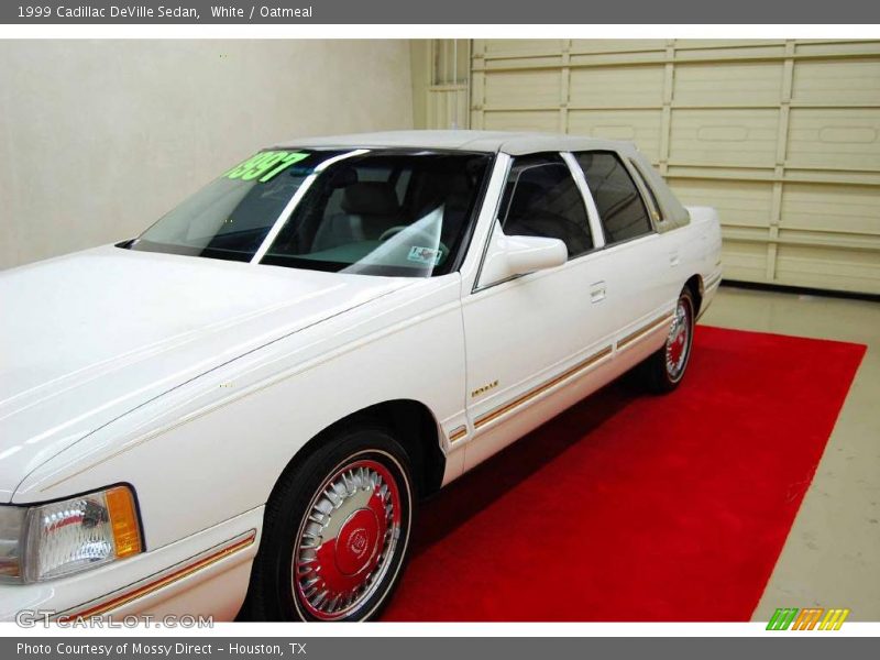 White / Oatmeal 1999 Cadillac DeVille Sedan