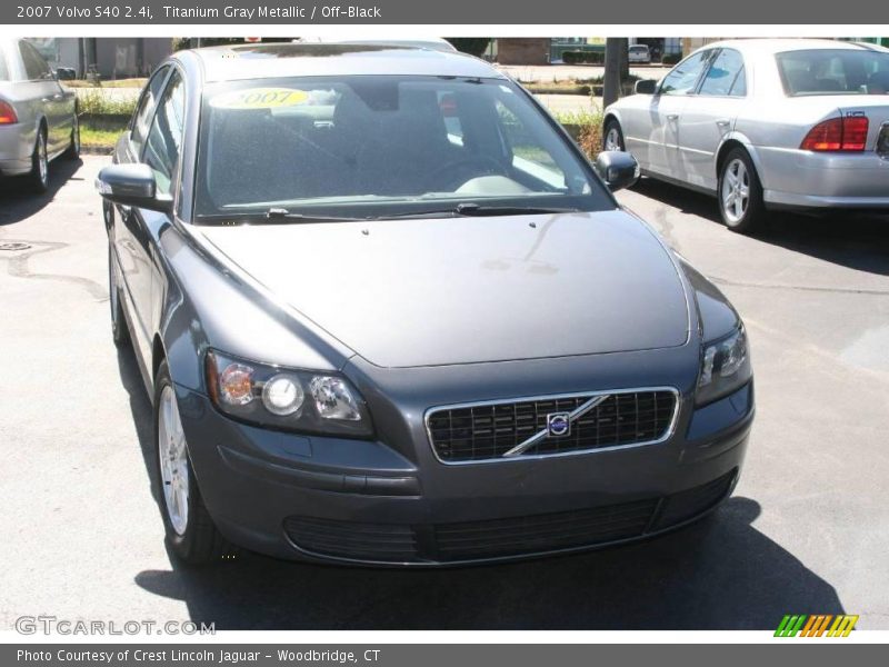 Titanium Gray Metallic / Off-Black 2007 Volvo S40 2.4i