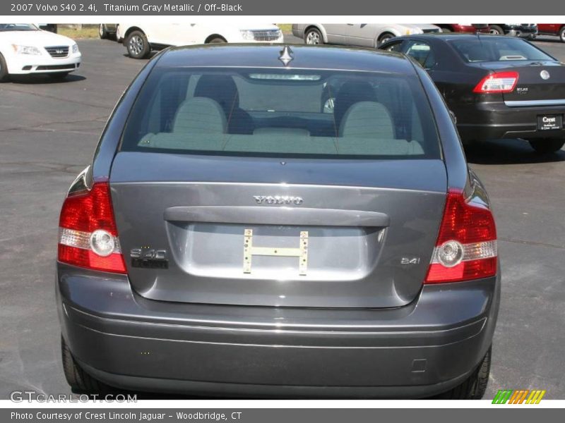 Titanium Gray Metallic / Off-Black 2007 Volvo S40 2.4i