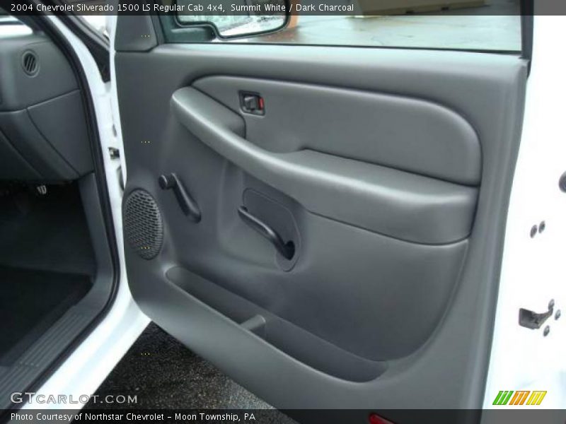 Summit White / Dark Charcoal 2004 Chevrolet Silverado 1500 LS Regular Cab 4x4
