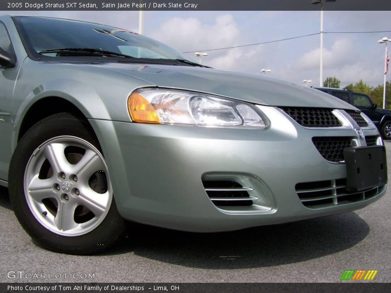 Satin Jade Pearl / Dark Slate Gray 2005 Dodge Stratus SXT Sedan