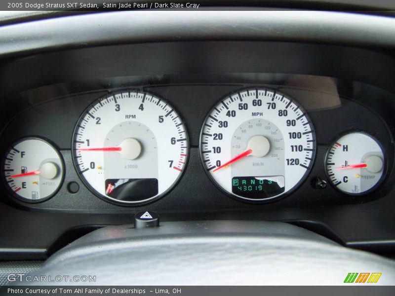 Satin Jade Pearl / Dark Slate Gray 2005 Dodge Stratus SXT Sedan