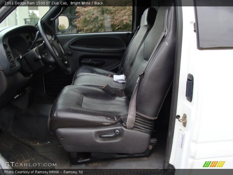 Bright White / Black 2001 Dodge Ram 1500 ST Club Cab