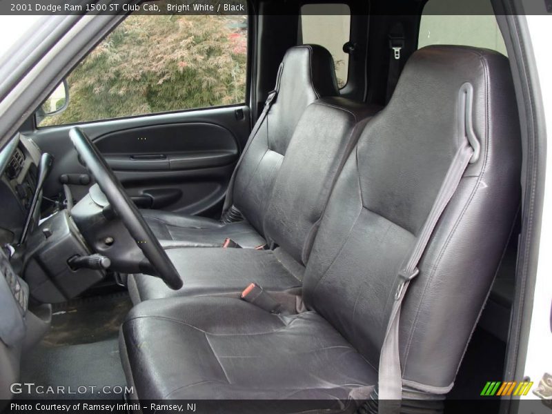 Bright White / Black 2001 Dodge Ram 1500 ST Club Cab