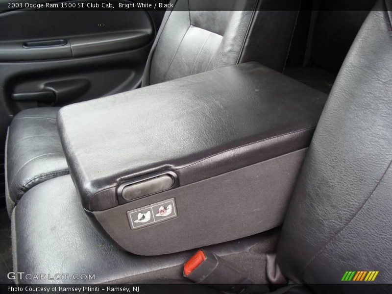 Bright White / Black 2001 Dodge Ram 1500 ST Club Cab