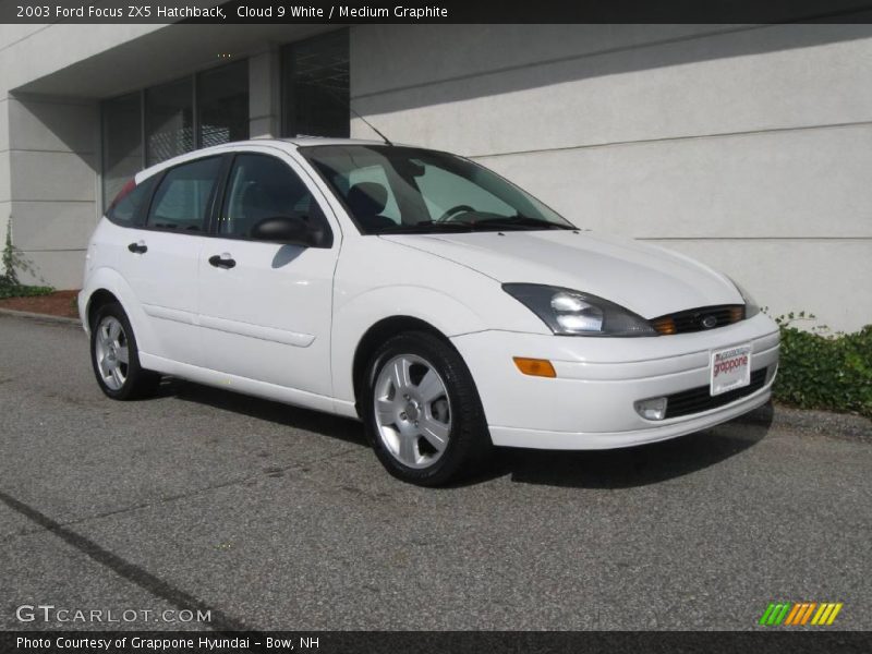 Cloud 9 White / Medium Graphite 2003 Ford Focus ZX5 Hatchback