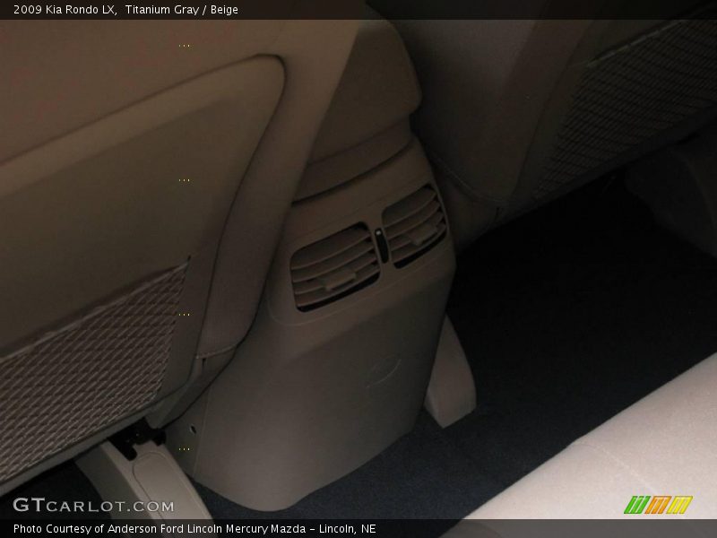 Titanium Gray / Beige 2009 Kia Rondo LX