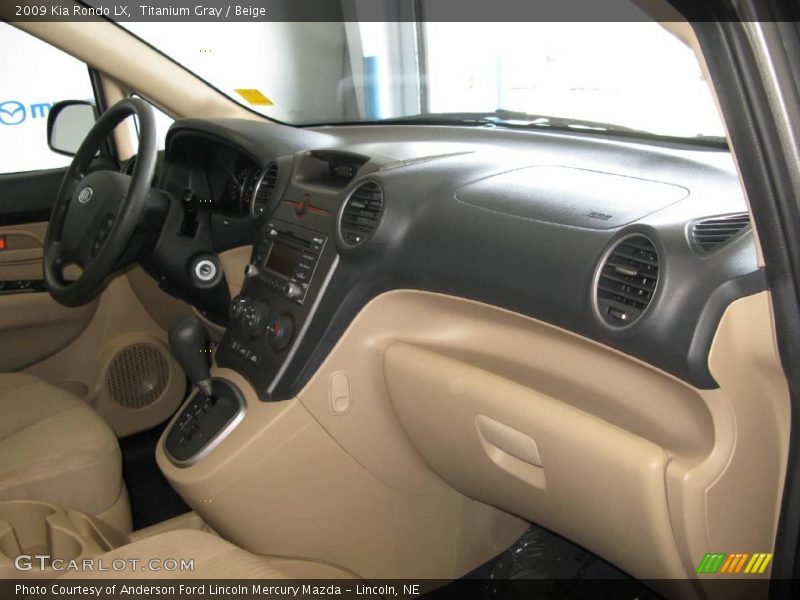 Titanium Gray / Beige 2009 Kia Rondo LX
