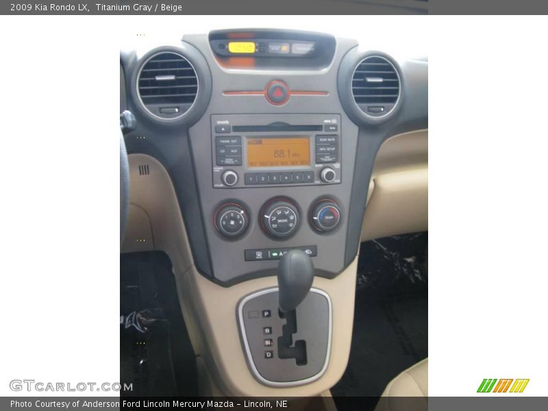 Titanium Gray / Beige 2009 Kia Rondo LX