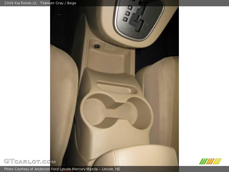 Titanium Gray / Beige 2009 Kia Rondo LX
