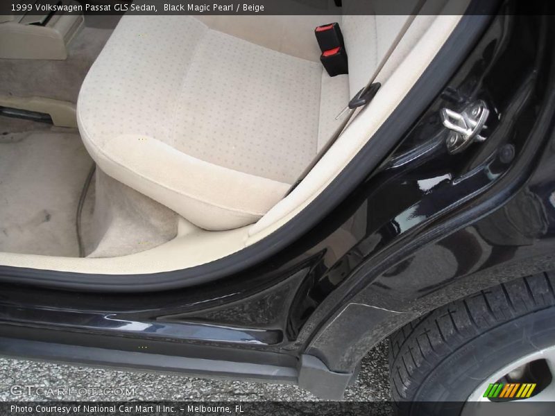 Black Magic Pearl / Beige 1999 Volkswagen Passat GLS Sedan
