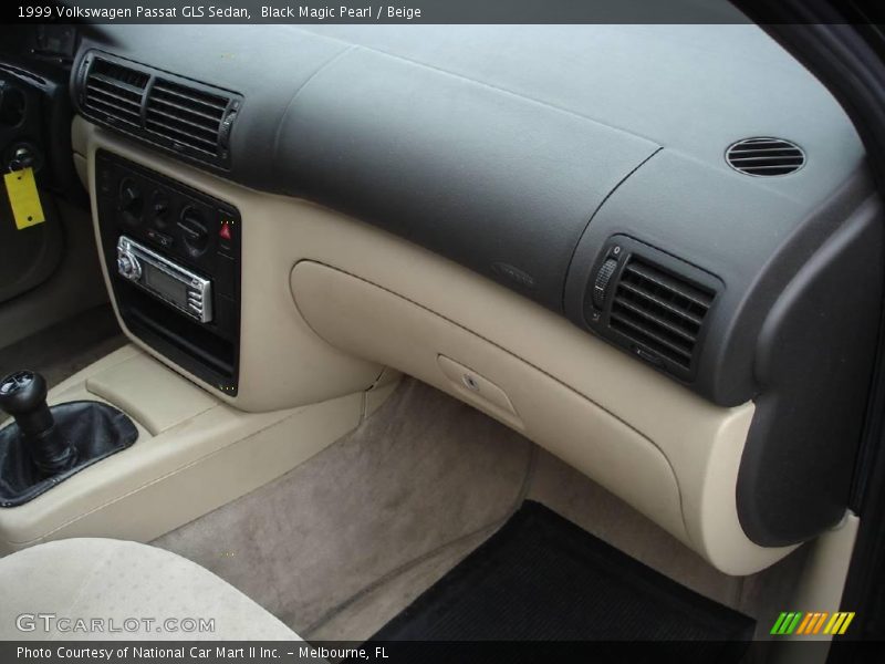 Black Magic Pearl / Beige 1999 Volkswagen Passat GLS Sedan