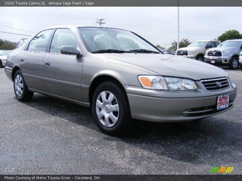 Antique Sage Pearl / Sage 2000 Toyota Camry LE