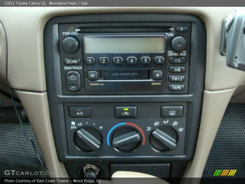 Woodland Pearl / Oak 2001 Toyota Camry LE