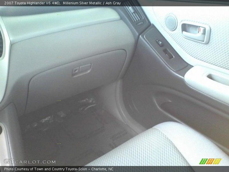 Millenium Silver Metallic / Ash Gray 2007 Toyota Highlander V6 4WD