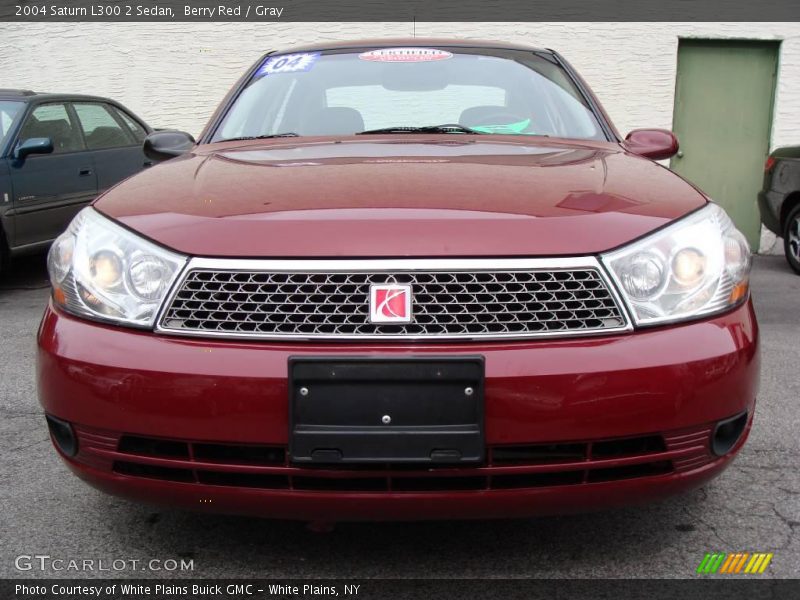 Berry Red / Gray 2004 Saturn L300 2 Sedan