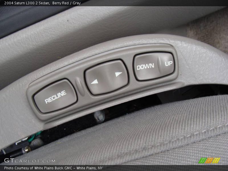 Berry Red / Gray 2004 Saturn L300 2 Sedan