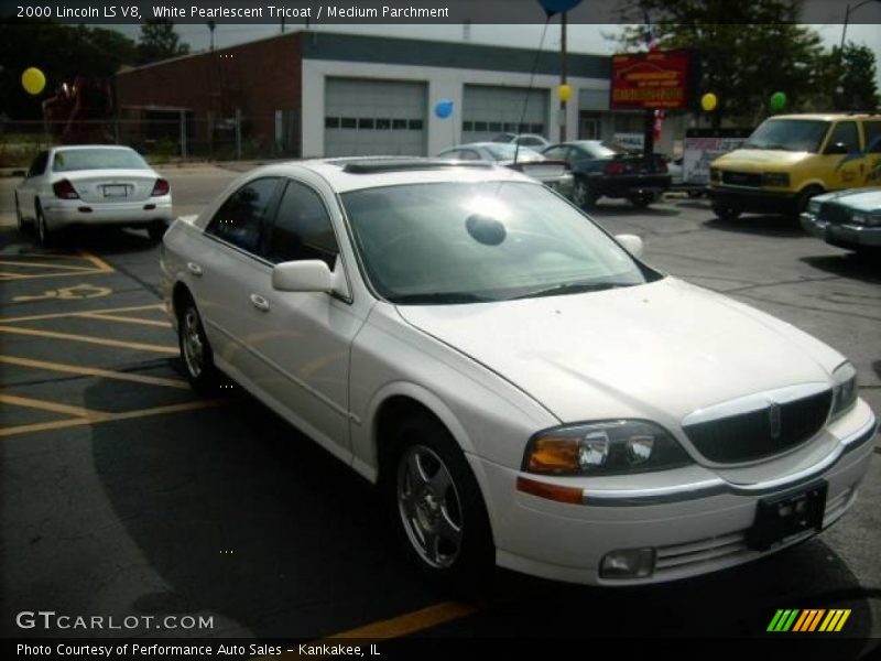 White Pearlescent Tricoat / Medium Parchment 2000 Lincoln LS V8