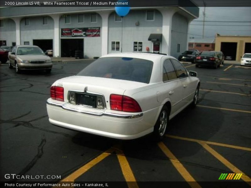 White Pearlescent Tricoat / Medium Parchment 2000 Lincoln LS V8